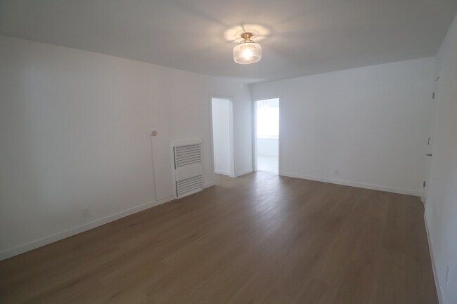 Building Photo - 11610 Oxnard St