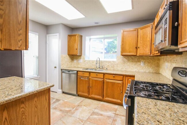 Building Photo - 17415 Hamilwood Dr
