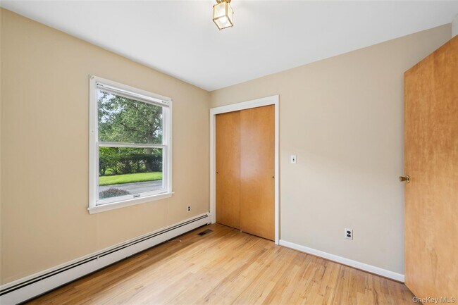 Building Photo - 23 Argonne Rd W