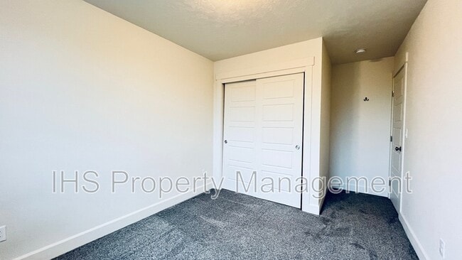 Building Photo - 9801 Silverbright Dr