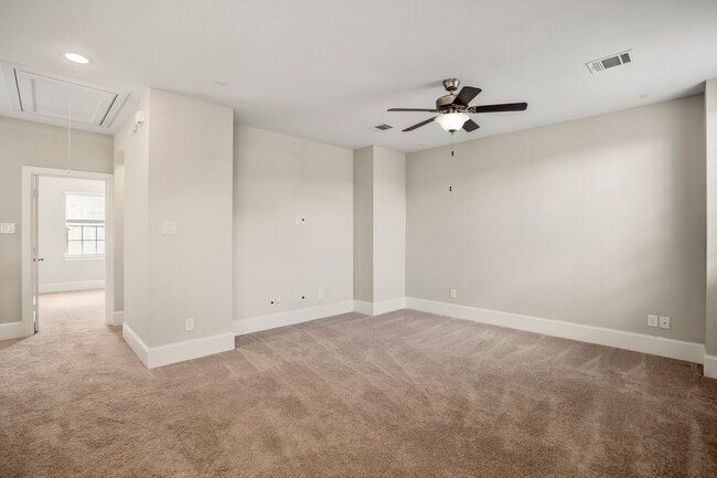 Building Photo - 11005 Acorn Falls Dr