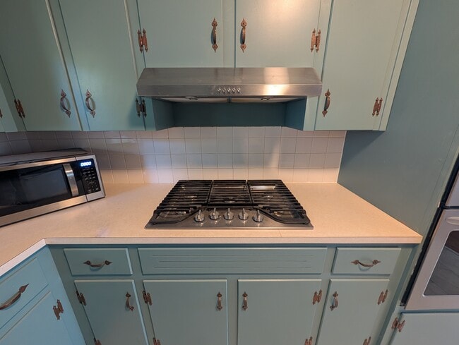 Building Photo - 6138 Village Hwy