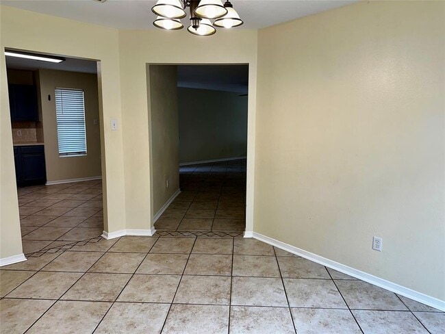 Building Photo - 15410 Apple Bloom Way