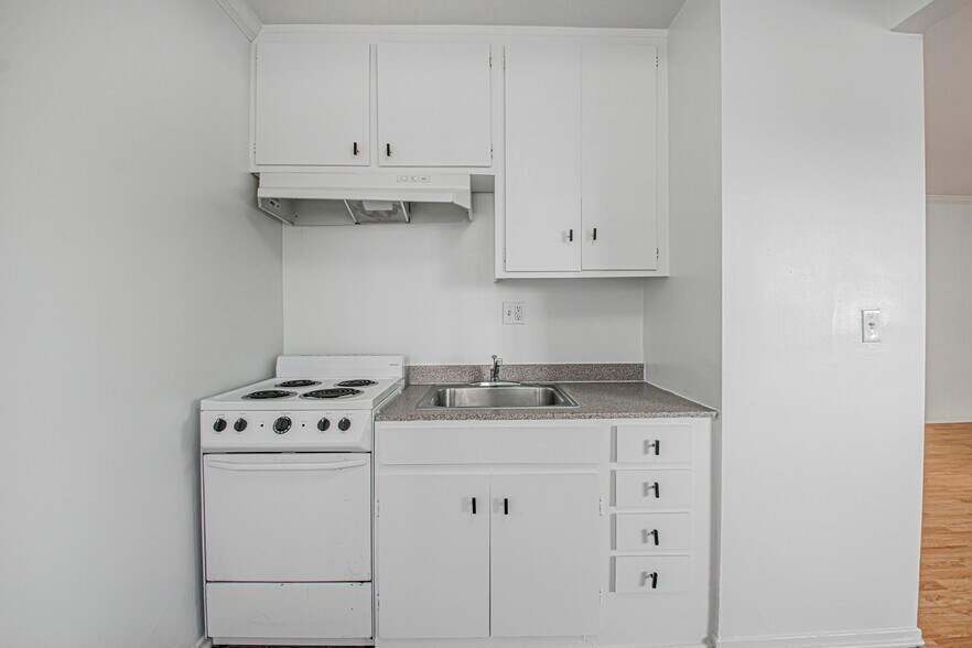 Building Photo - 5845 Interceptor St