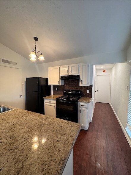 Building Photo - 6010 Dooley Dr