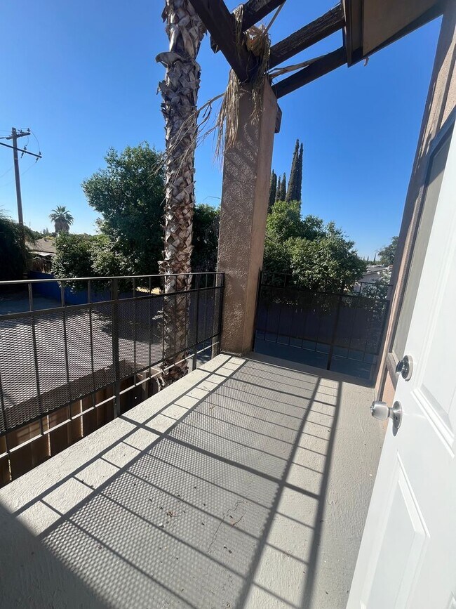 Building Photo - Brand new remodel unit! Must see