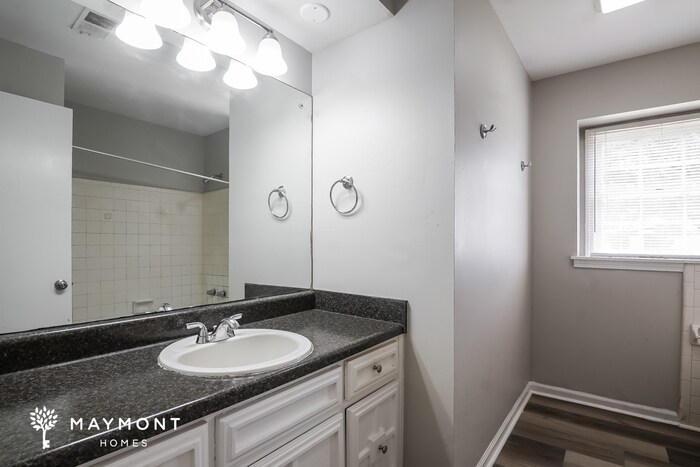 Building Photo - 841 Worchester Ct