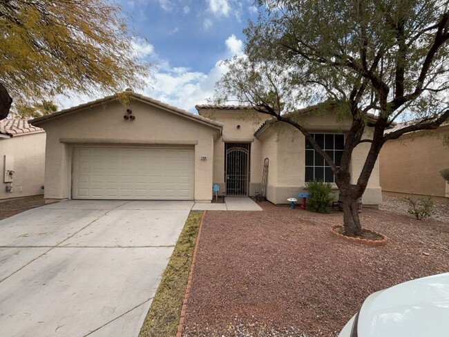 Primary Photo - "Charming 2-Bed Oasis in Las Vegas: Modern...