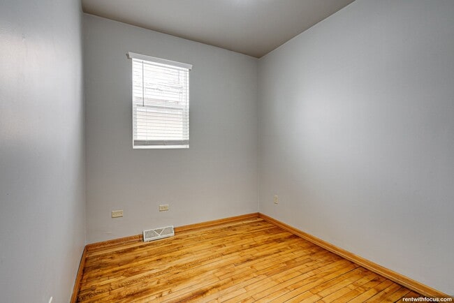 Building Photo - 618 N Ashland Ave