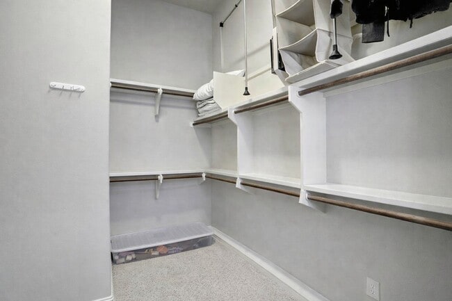 Building Photo - 10912 Wrenwood Park