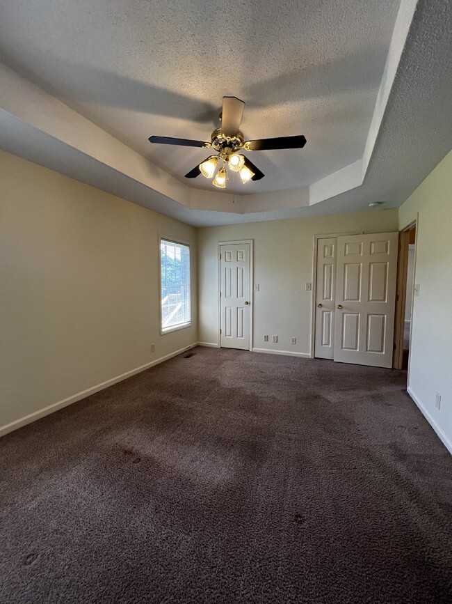 Building Photo - Charming 3 Bed, 2.5 Bath Home in Clarksvil...
