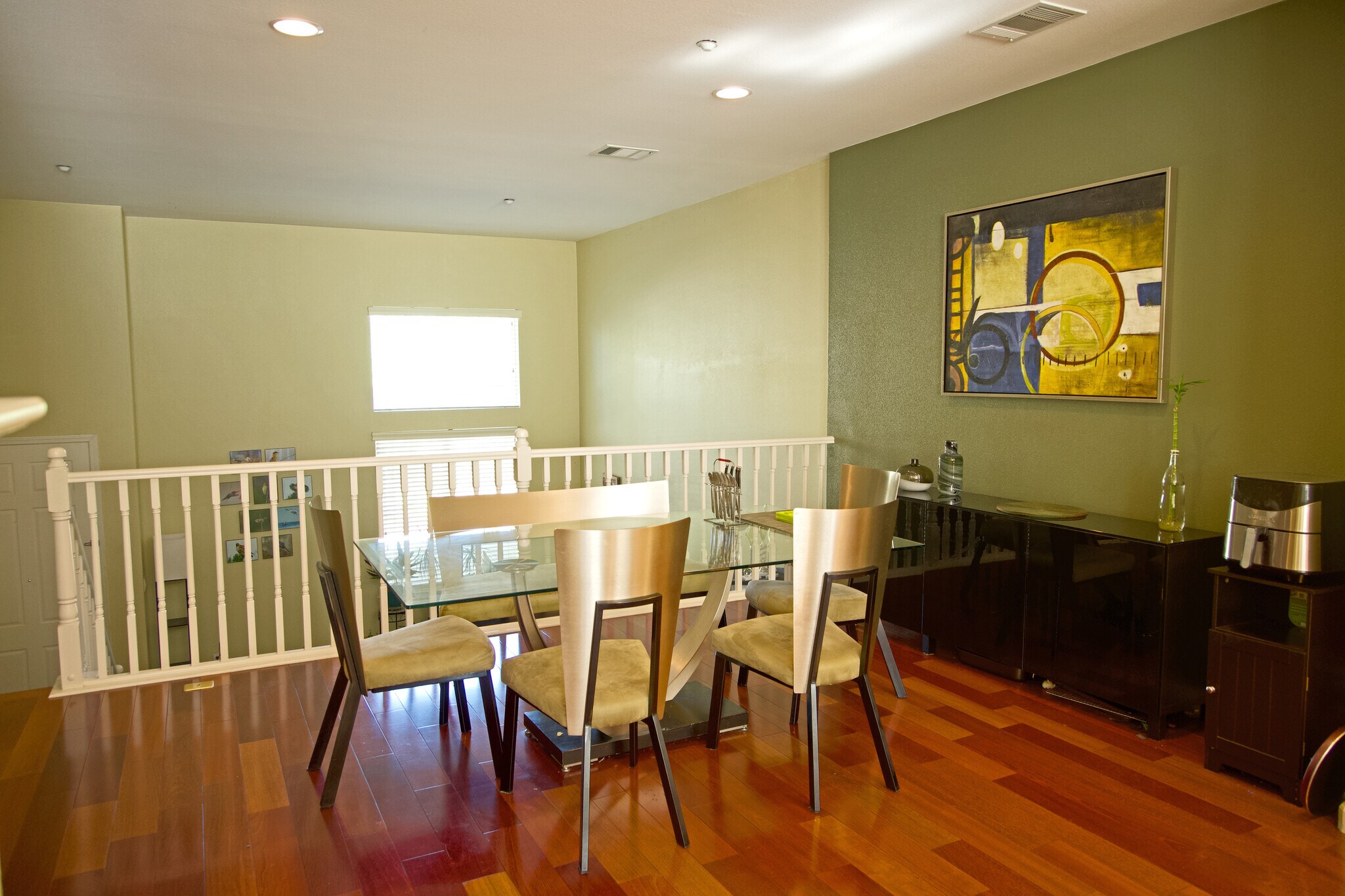 Dinning - 6375 Byron Ln