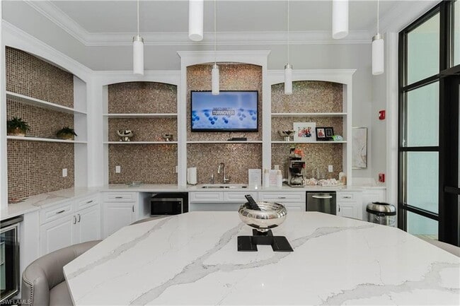 Building Photo - 5690 Mayflower Way