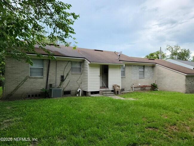 Building Photo - 7927 Reid Ave