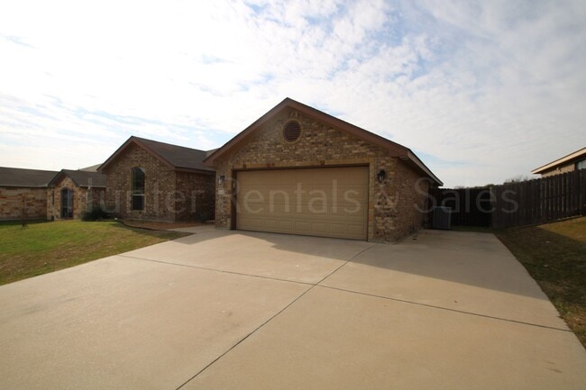 Building Photo - 4 Bedroom in Copperas Cove’s House Creek N...