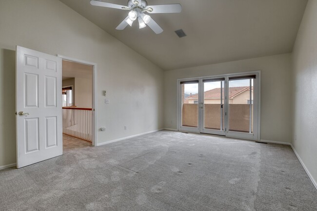 Building Photo - Spacious townhome in desirable Northgate c...