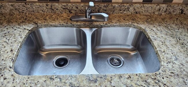 Building Photo - 5409 Duval St