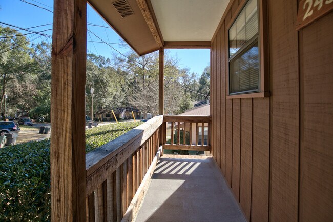 Building Photo - 2454 Wren Hollow Dr