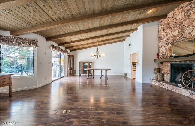 Building Photo - 2701 Bryant Ave