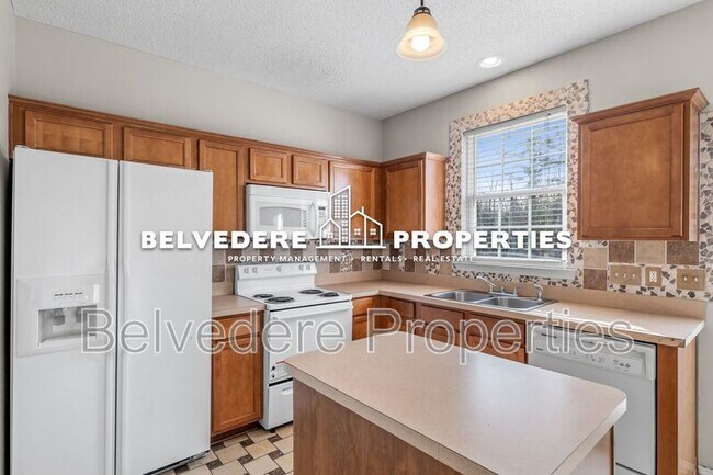 Building Photo - 1434 Waverly St