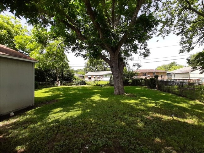 Building Photo - 10322 Rosehaven Dr