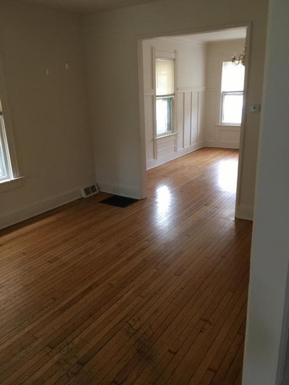 Building Photo - 3277 N Bartlett Ave