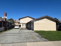 Building Photo - Wonderful newly remodeled duplex located in South Salinas