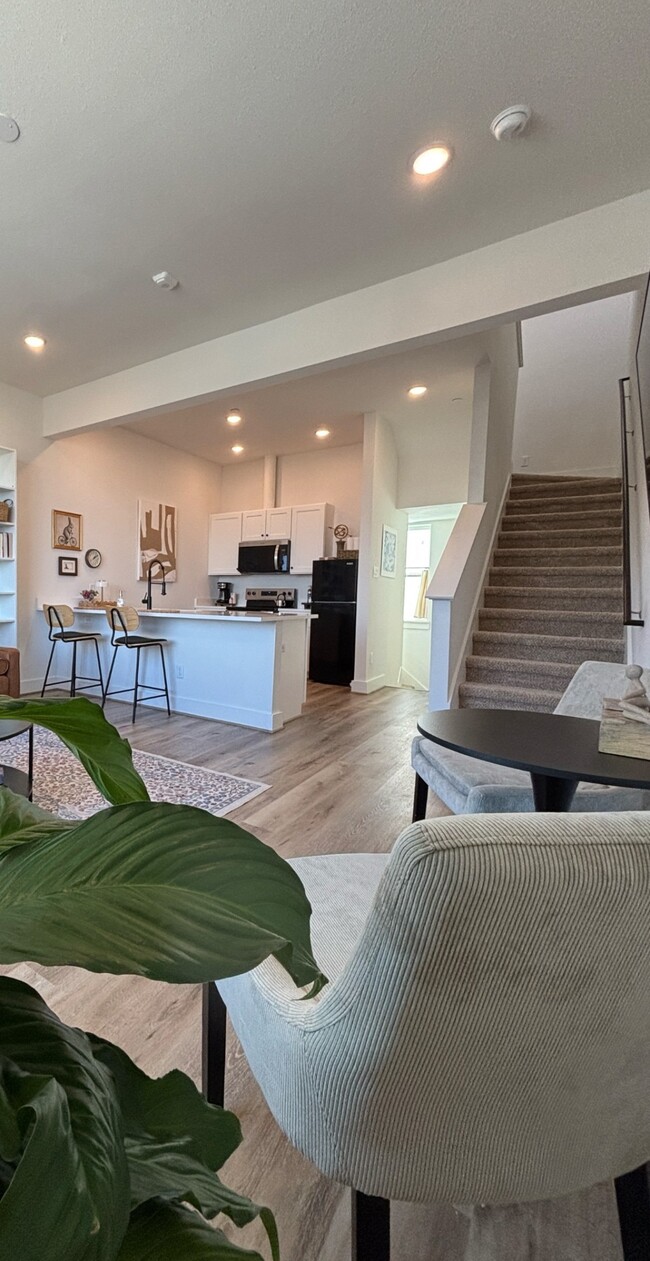 Building Photo - 3824 Fulton St