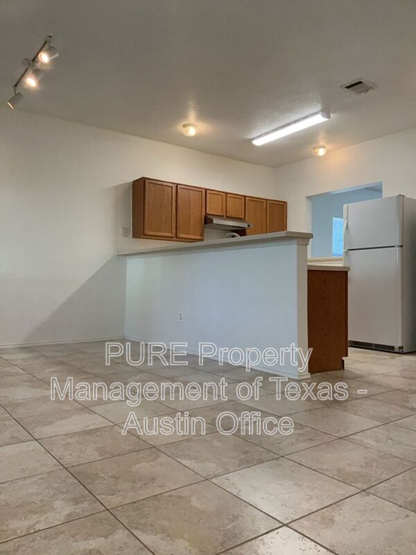 Building Photo - 304 Windridge Village Cove