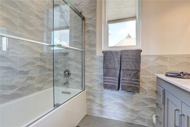 Building Photo - 7785 Grand Oak Cir