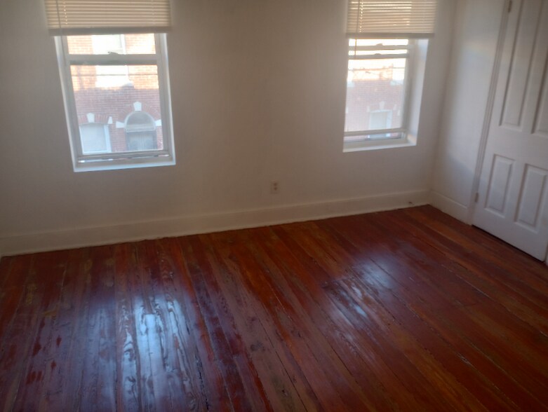 Building Photo - 16xx W Juniata St