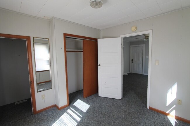 Building Photo - In-Unit Washer and Dryer