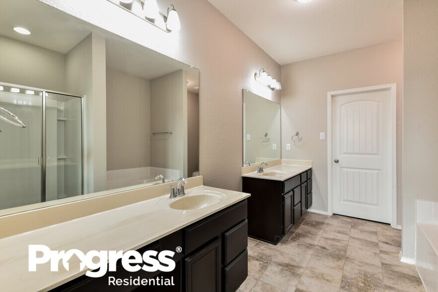 Building Photo - 8225 Spruce Meadows Dr