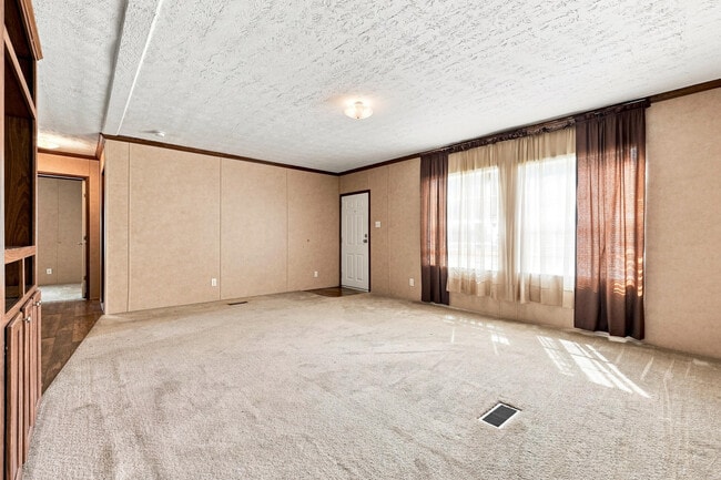 Building Photo - 188 Bradley Dr