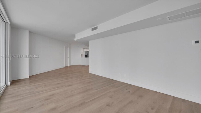 Building Photo - 555 NE 34th St