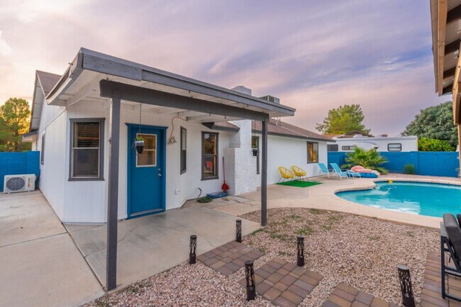 Building Photo - Downtown Gilbert Boho-Oasis|Pool|Gazebo|Ga...