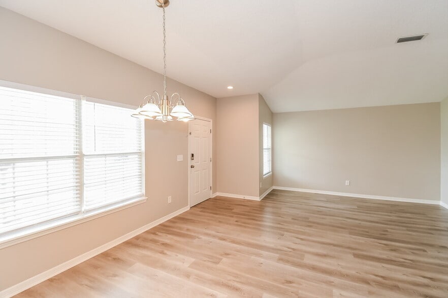Building Photo - 3100 Havengate Dr