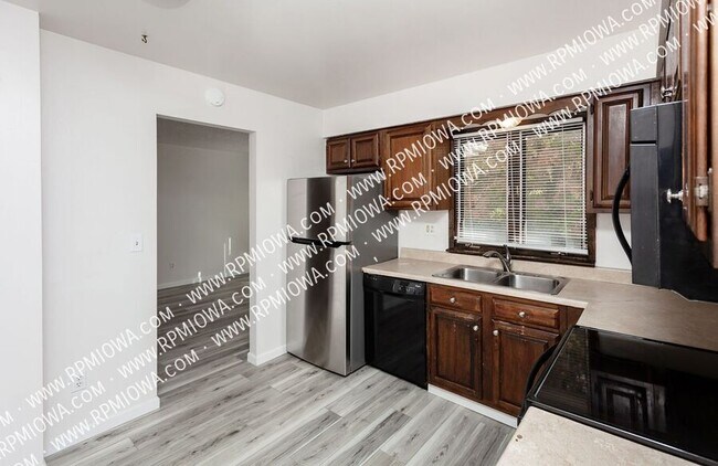 Building Photo - 1020 Williams St