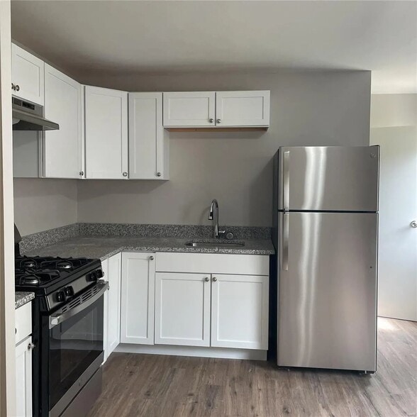 Building Photo - 12370 Pinta Dr