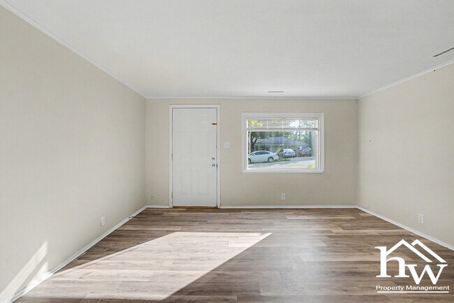 Building Photo - Charming 3-Bedroom Home Near Erskine Park