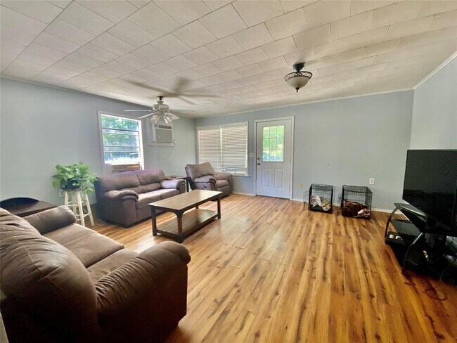 Building Photo - 160 Hicks St