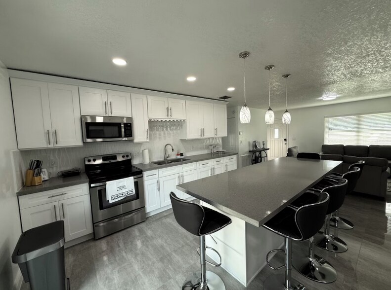 Building Photo - 129 Coral Bell Ct