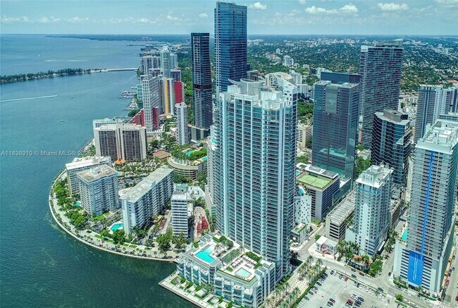Building Photo - 1331 Brickell Bay Dr
