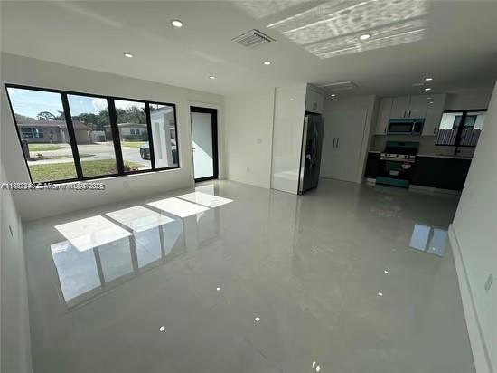 Building Photo - 6813 SW 10th Ct