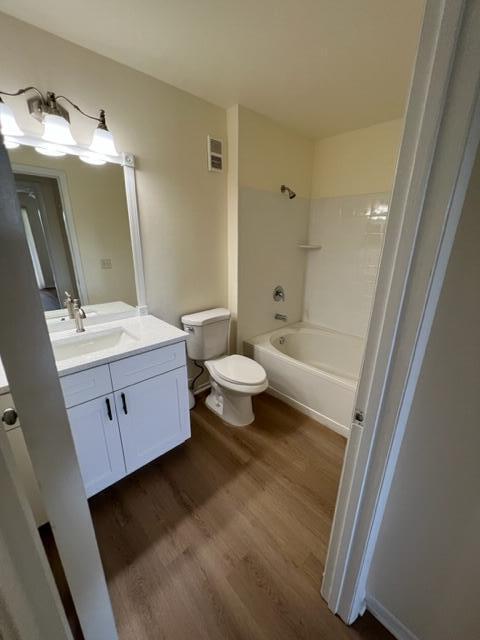 Building Photo - 4823 Via Palm Lakes Via