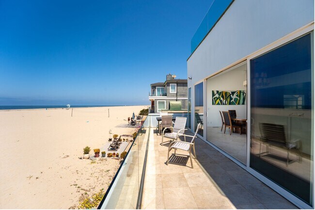 Building Photo - 3525 Ocean Dr