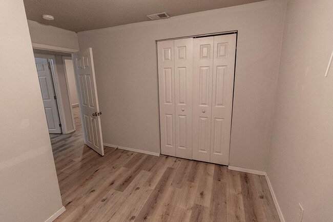 Building Photo - 216 Wheaton Ct