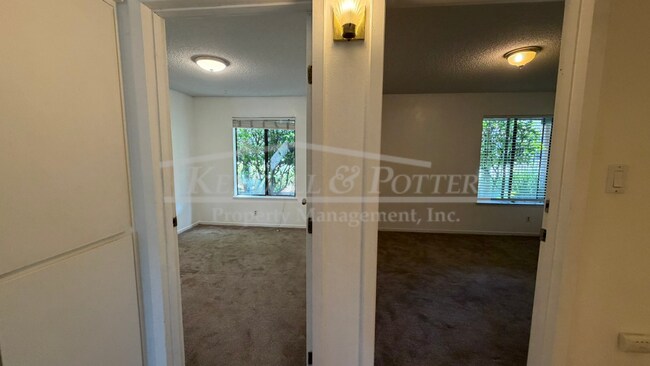 Building Photo - 2 Bedroom Condo In The Villas Of Capitola!