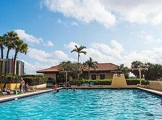 Building Photo - 290 174th St St