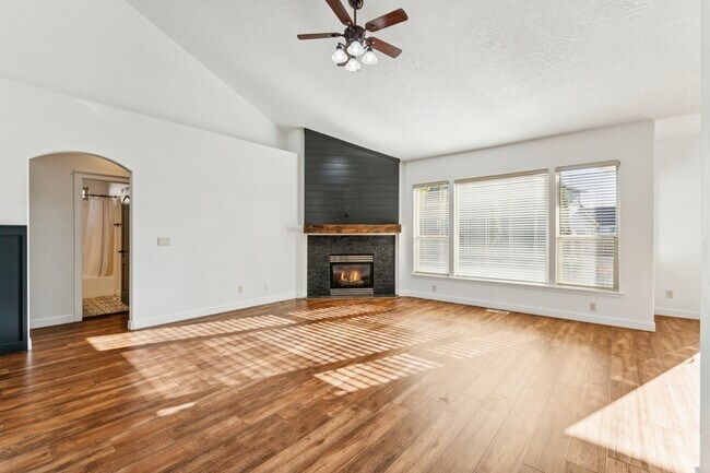 Building Photo - 1661 W Puzzle Crk Ct